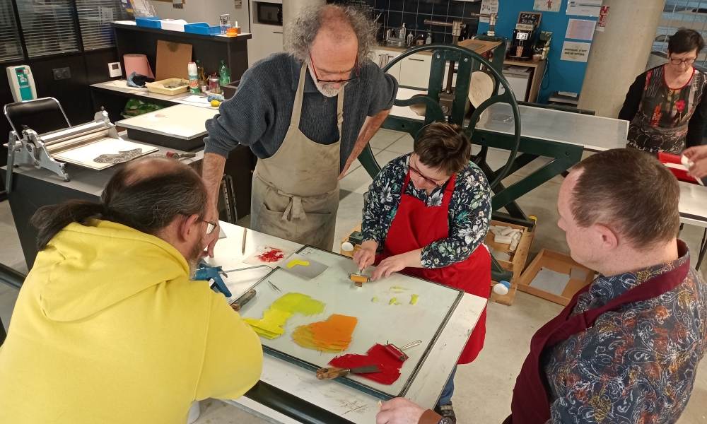 Atelier dessins et gravures dans les locaux de la Coursive à Dijon,